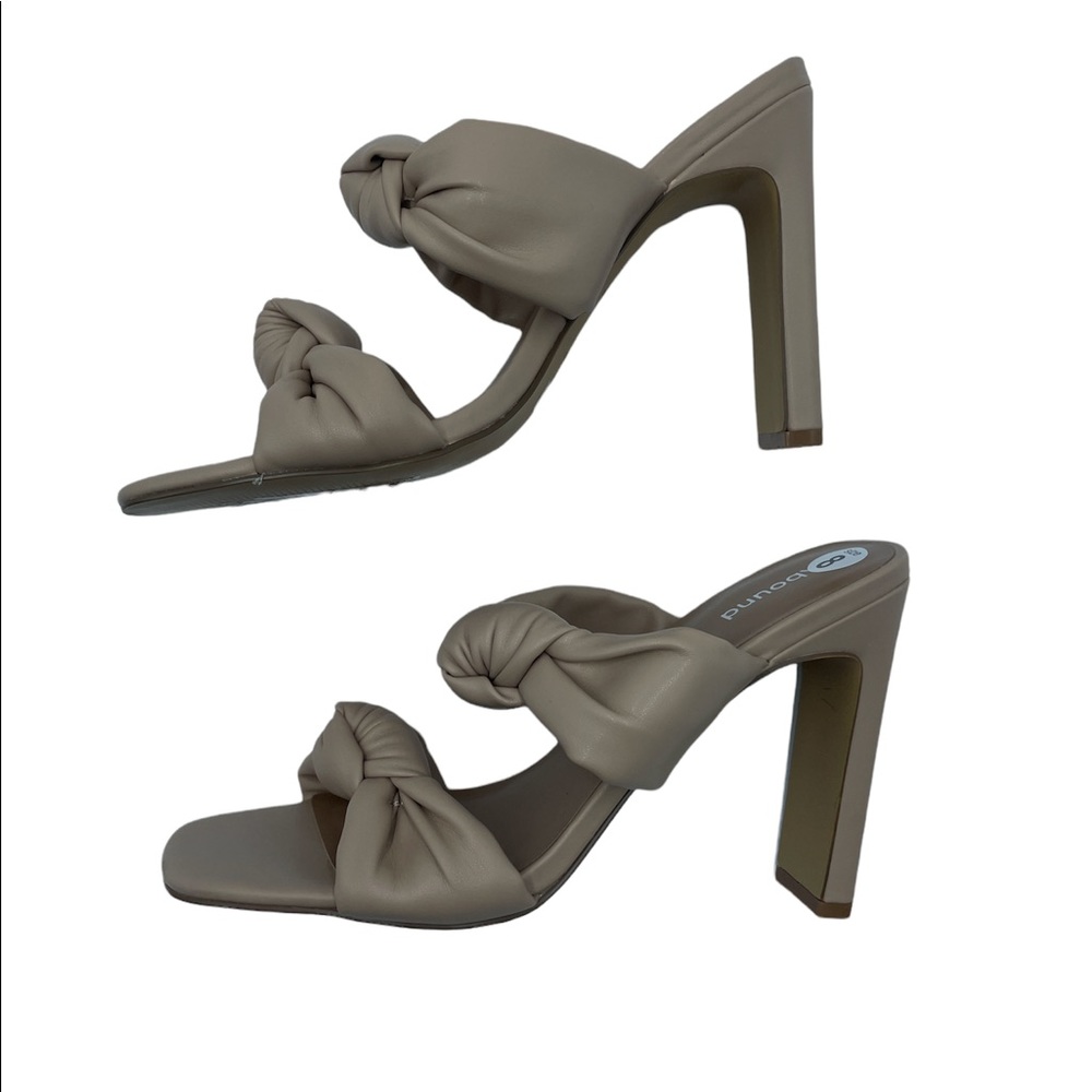 Nude leather mules